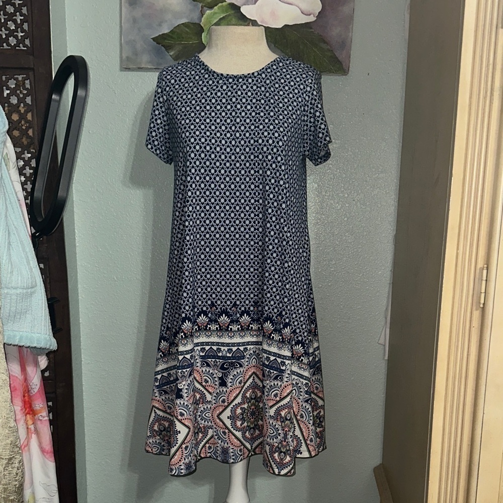 Just Be Navy and White Geometric Midi Dress